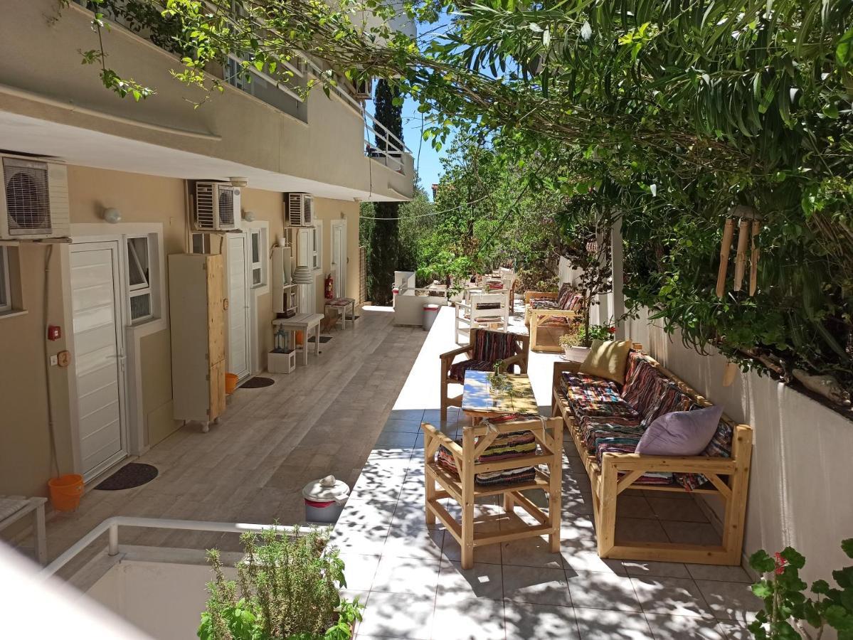 Heras Garden דירה *