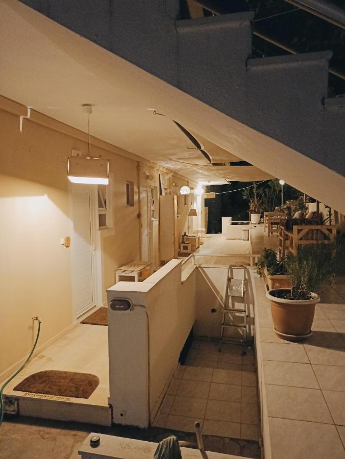 Heras Garden דירה *
