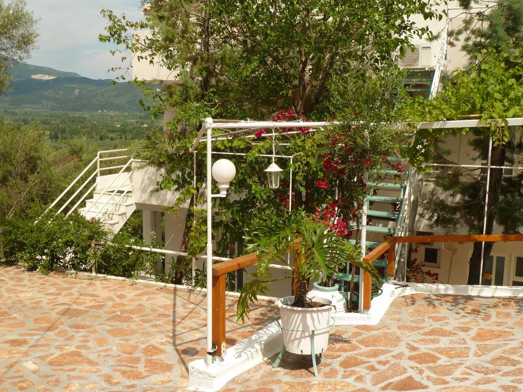 Heras Garden ואסיליקי